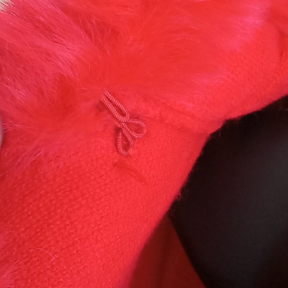 Elegant Hooded Faux Fur Poncho/Cape/ Shawl - Picture 10 of 11